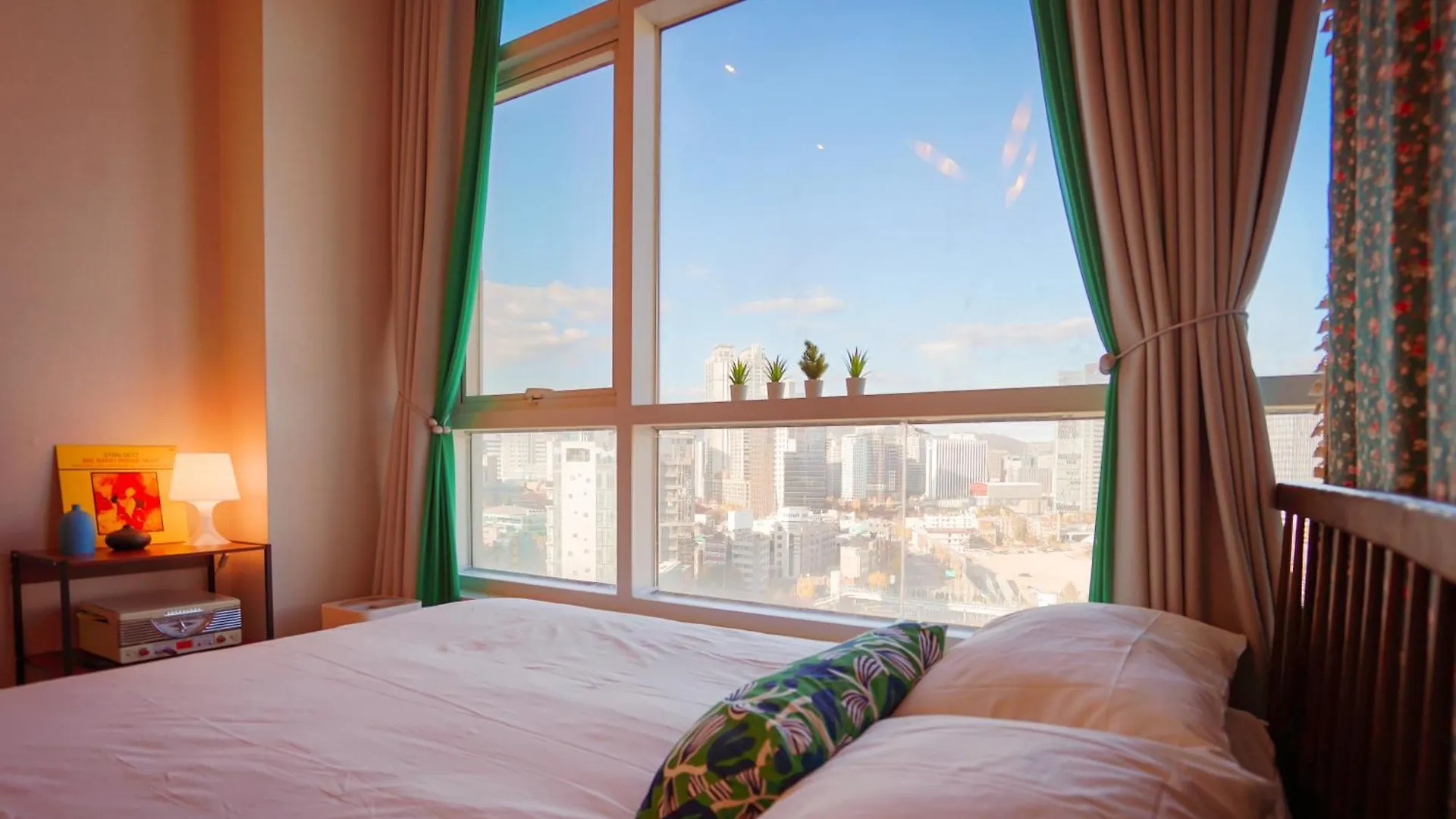 Tiffany & Jessica House - A High Rise Accommodation In Korea With The Most Convenient Transportation, Diverse Shopping Options, And Excellent Access To Popular Attractions Seoul Apartment
